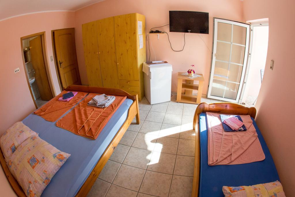Guest House Almond Bečići Buitenkant foto
