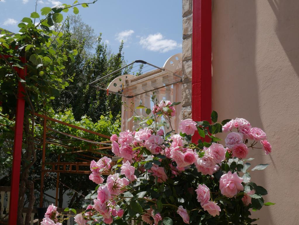 Guest House Almond Bečići Buitenkant foto