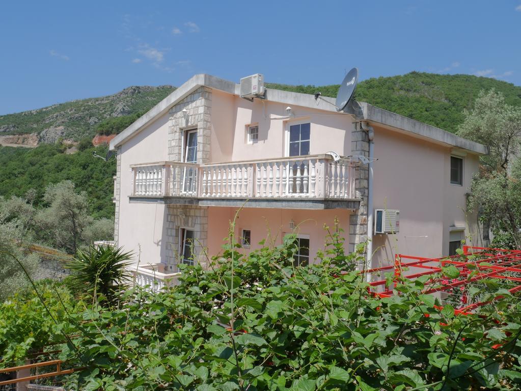Guest House Almond Bečići Buitenkant foto